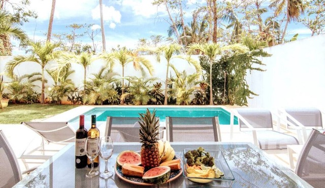 Spacious 3 bedroom Villa next to the beach.