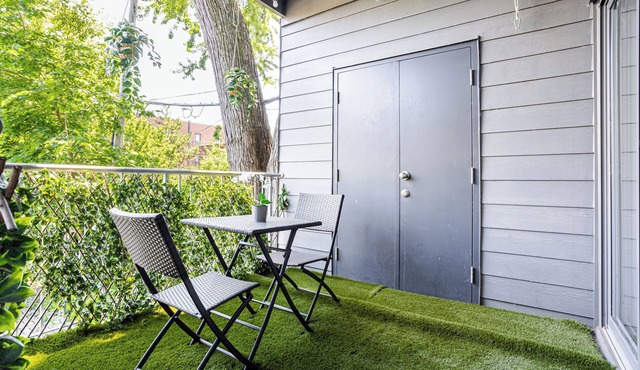 Spacious 3-bedroom duplex just steps from Griffintown.
