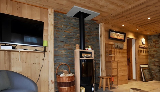 Spacious 3-Bedroom Duplex in Nevada Sports Chalet - Ski-in/Ski-out Alpe d'Huez