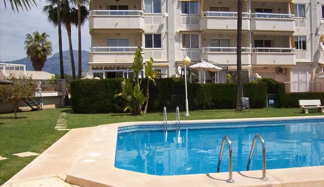 Spacious 3-bedroom apartment with Indoor and outdoor swimming pool.