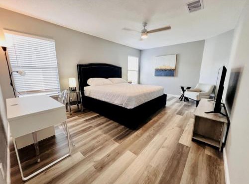 Spacious 3 bedroom Home with Backyard