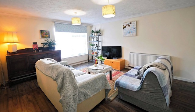 Spacious 3-Bedroom Home with Parking for Families & Business Guests Near Shops