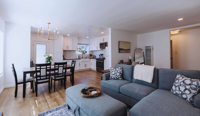Spacious 3 bedroom home in Lawndale