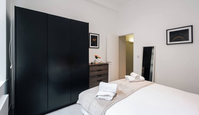 Spacious 3-Bedroom Home in Prime Clerkenwell