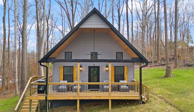 Spacious 3-bedroom house near Nolin Lake/Mammoth Cave, WiFi, Grill, Fire Pit!