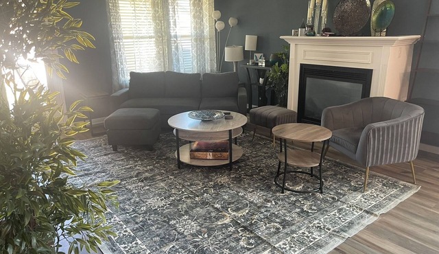 Spacious 3-bedroom house with AC, fitness room, WiFi in Leander/North Austin