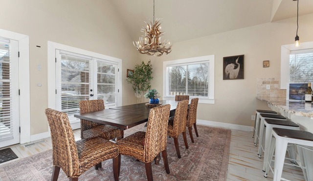 Spacious 3-bedroom house with fitness room, Theatre, WiFi in brilliant Chelan