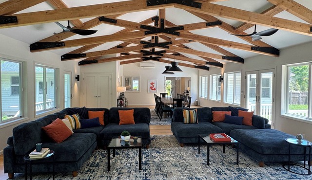 Spacious 3-bedroom house w/wood stove, gym access, close to ski/snowboard!