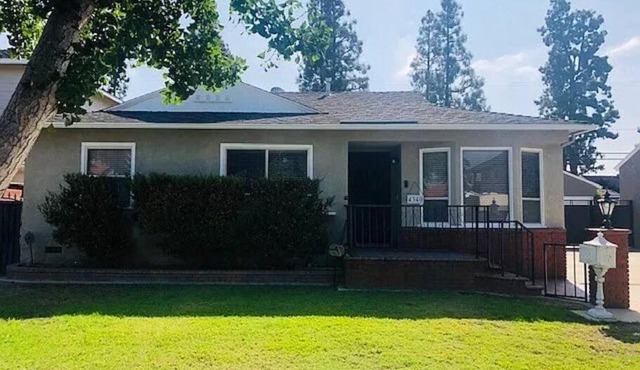 Spacious 3-bedroom House Central to all of SoCal