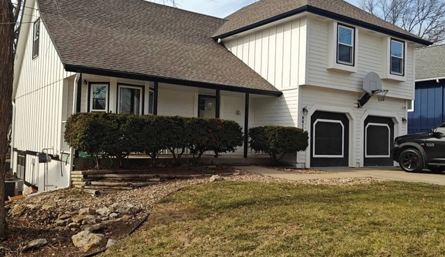Spacious 3-bedroom house with AC.