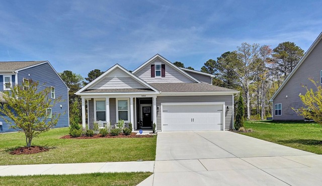 Spacious 3 bedroom in desirable community, 2 miles from Bethany Beach.