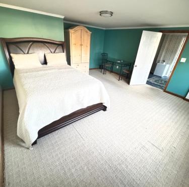 Spacious 3 Bedroom Lakeview Retreat with Private Comfort & Free Parking