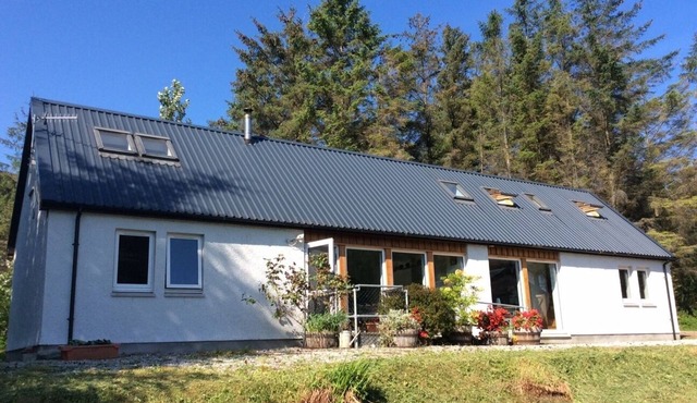 Spacious 3 bedroom longhouse in an idyllic location above Loch Broom