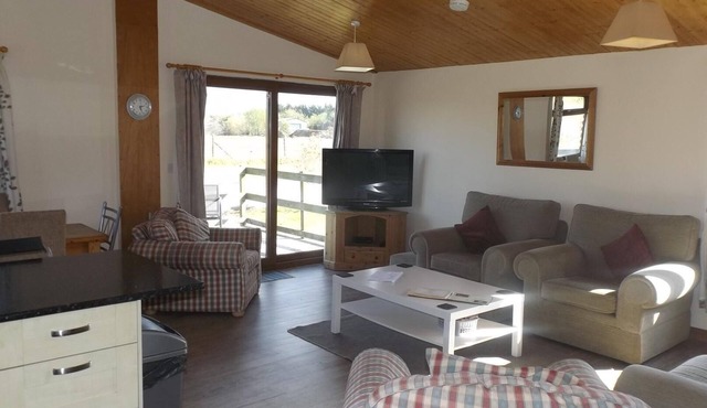 Spacious 3 bedroom lodge at Avonvale Holiday Lodge