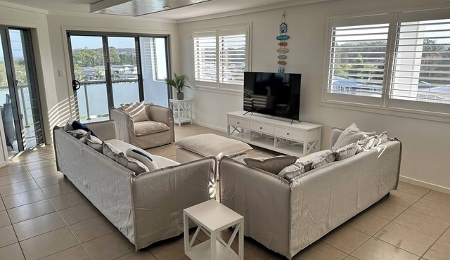 Spacious 3-Bedroom Ocean View Apartment with Balcony