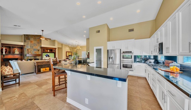 Spacious 3 Bedroom Stunner in Indian Springs Country Club ID105
