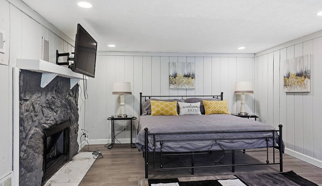 Spacious 3-bedroom Townhouse in tranquil Belleville