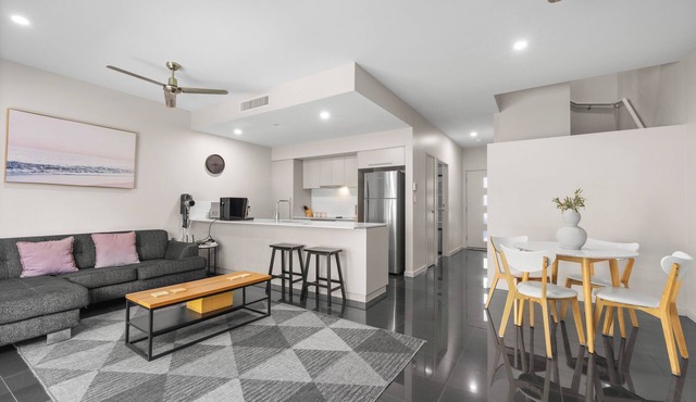 Spacious 3 bedroom townhouse in prime location!