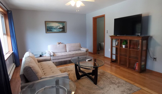 Spacious 3-bedroom townhome near Umass memorial Hospital in Worcester