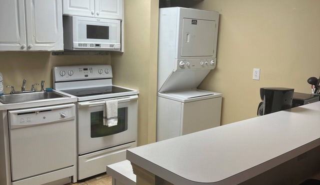 Spacious 3-bedroom 2nd floor unit with AC and WiFi in awesome Cherry Hill.