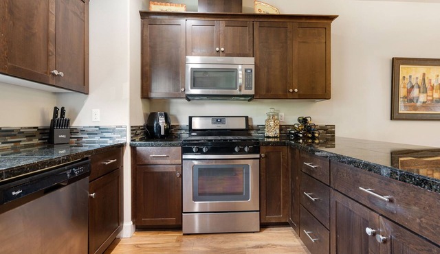 Spacious 3-bedroom townhouse in Happy Valley