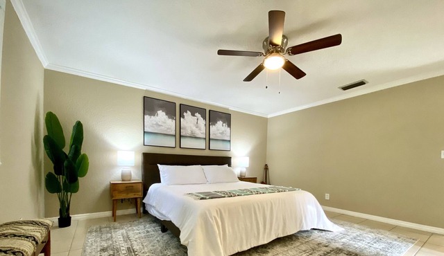 Spacious 3 Bedroom Home with a Private Pool - Jacksonville Florida