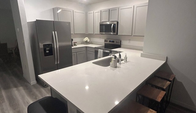 Spacious 3-bedroom house in superb serene San Antonio with AC