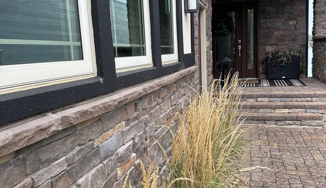 Spacious 3-bedroom lake front house in Okoboji