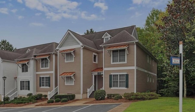 Spacious 3-bedroom estate with AC in delightful Williamsburg