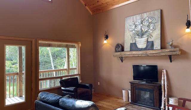 Spacious 3 Bedroom Waterfront Cottage on Lake Nosbonsing in Bonfield