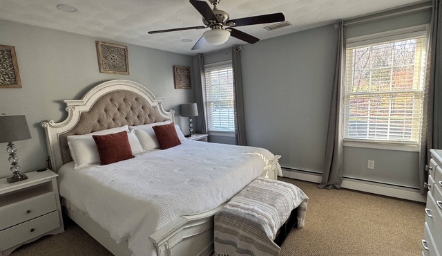 Spacious 3-bedroom with AC and WiFi in charming Cranston