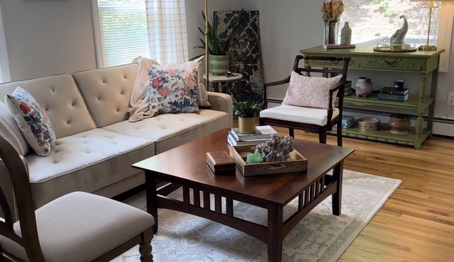 Spacious 3 bedroom with a view in the heart of charming New England town