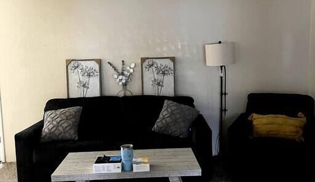 Spacious 3-Bedroom with fast internet and 65" TV