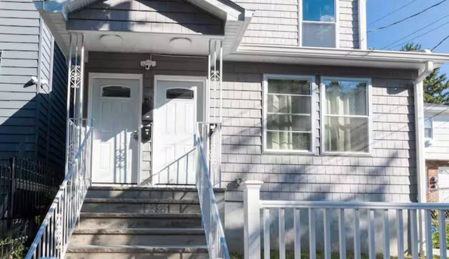 Spacious 3-bedroom with AC and WiFi in fabulous Newark