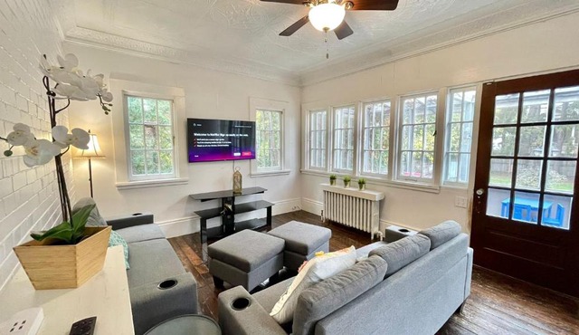 Spacious 3 BR house in Heart of the City