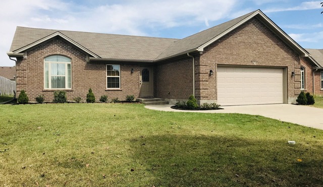 Spacious 3 BR Ranch House W/Patio Yard in a quiet Suburb