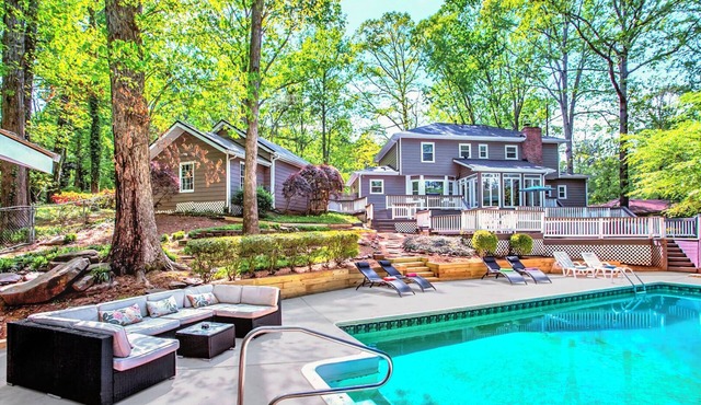Spacious 3-level Fun House Pool HotTub Theater GameRoom BBQ 14 max