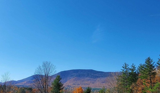 Spacious 3 level Townhome on Private Property ~ Walk in Town ~ Deck & Views