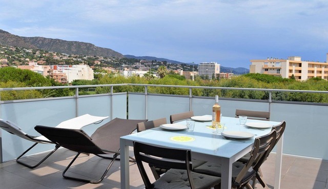 Spacious 3-Room Apartment with Terrace and Parking in Lavandou