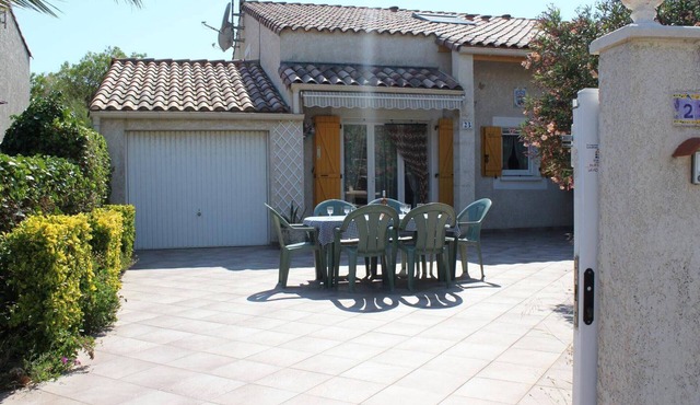 Spacious 3-Room Villa with Mezzanine, Terrace & BBQ, Near Grazel Beach - Sleeps 6