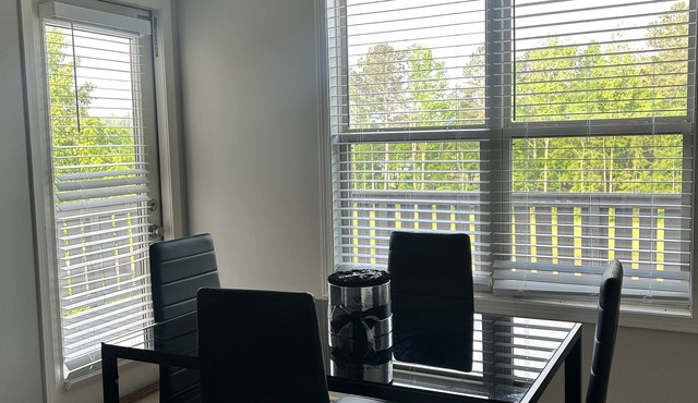 Spacious 3 Story house near ATL with Balcony , Home Gym & More