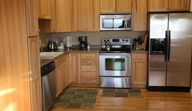 Spacious 3-Unit Group Rental - Sleeps Large Groups