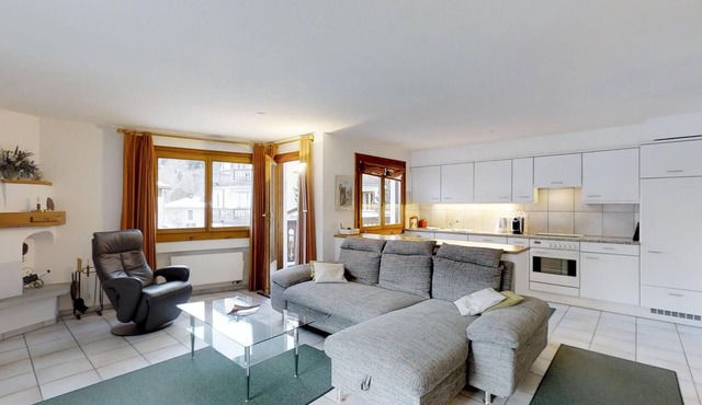Spacious 3½-room apartment on the second floor, ca.