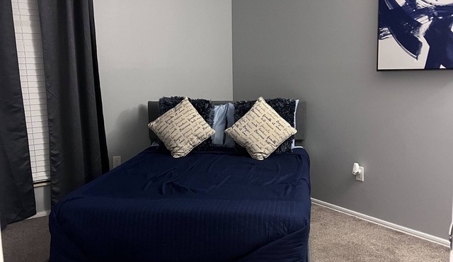 Spacious 3bd/2bath Condo