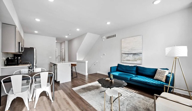 Spacious 3bd, 3bth in Philly. Near Universities, Zoo, Fairmount Park, many more!