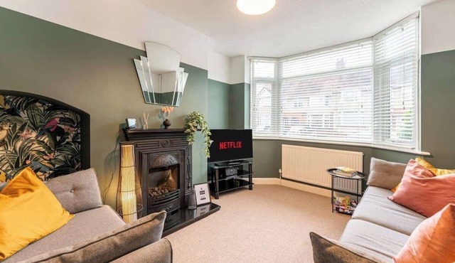 Spacious 3bed with Free Parking Near NEC&BHX Airport