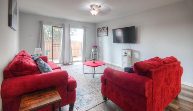 Spacious 3BR, 2BA Condo near Medcenter & NRG