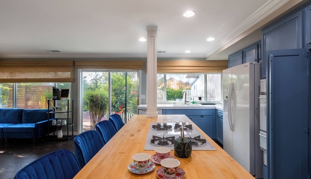 Spacious 3BR/2BA Hilltop Retreat: Arcade & Gym!