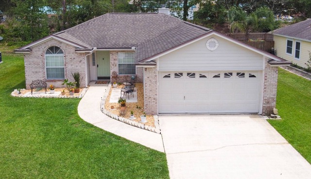Spacious 3BR/2BA House