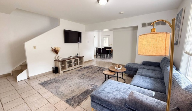 Spacious 3BR/2BA Home – Queen Beds + TVs in Every Room